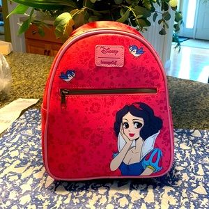 BNWT DISNEY  LOUNGEFLY  SNOW WHITE BACKPACK